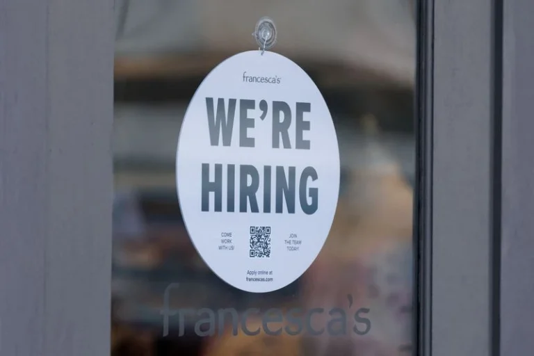 Relatório ADP: Setor privado dos EUA perde 32 mil empregos em novembro